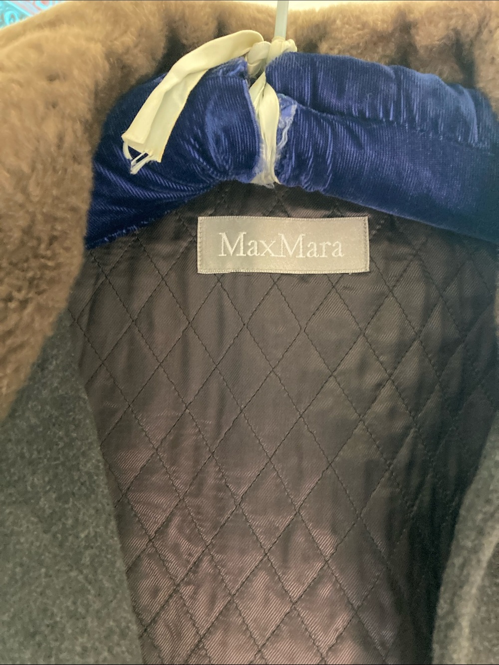 MaxMara Dark Gray Wool Pea Coat with Brown Fur Collar - Picture 2 of 2
